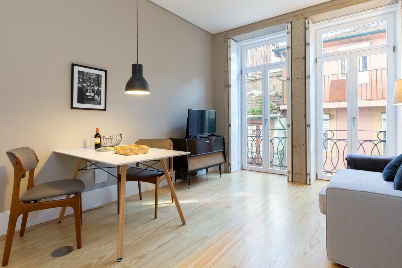 Porto And Clerigos Views By Porto City Hosts ภายนอก รูปภาพ