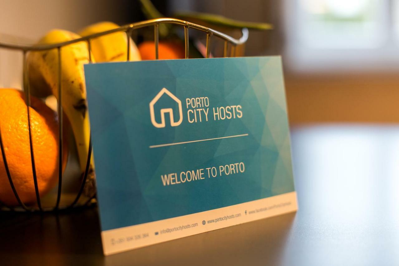 Porto And Clerigos Views By Porto City Hosts ภายนอก รูปภาพ